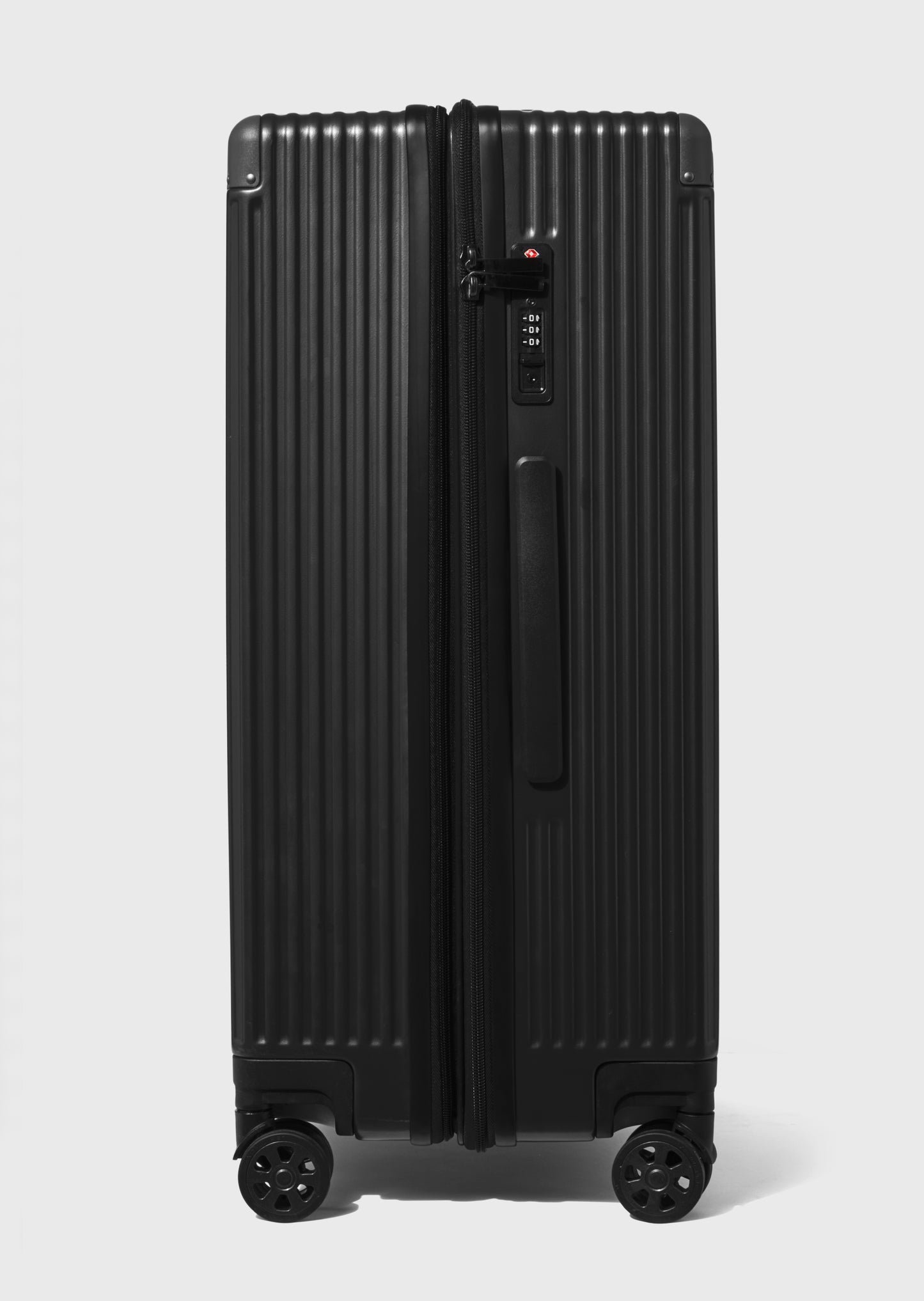 Stalham Black 26" Suitcase