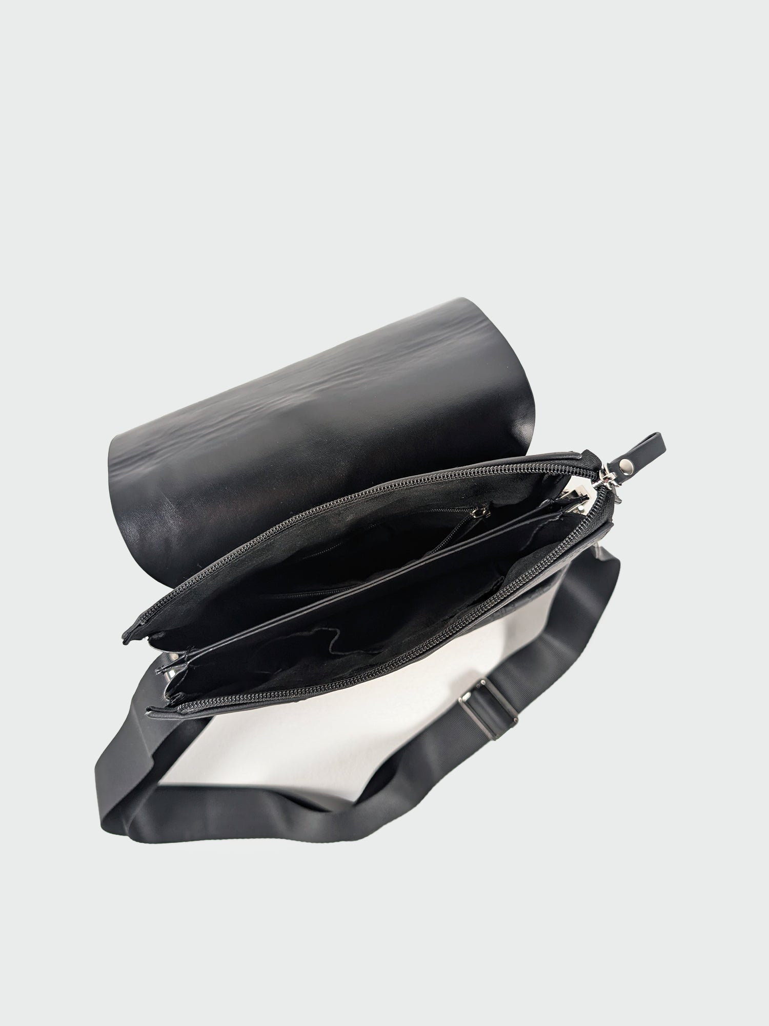 Molsdens Black Messenger Bag