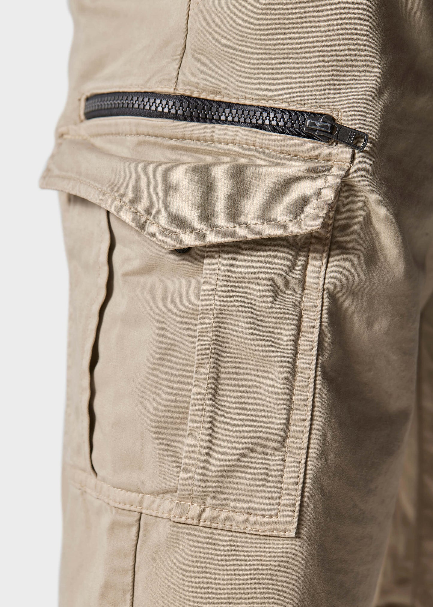 Lindros Beige Cargo Shorts